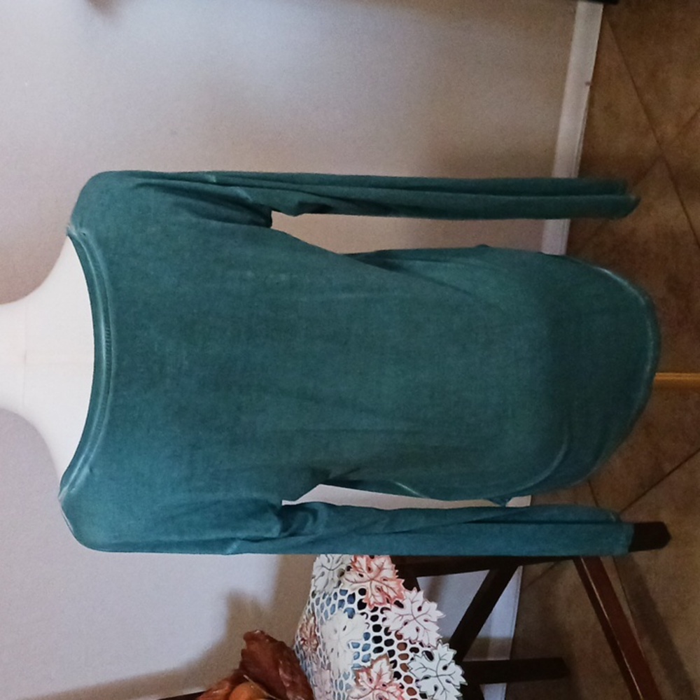 American Eagle- Teal Long Sleeve V-Neck Top - Picture 7 of 10